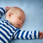 somn-sanatos-pentru-bebelusi-cum-sa-va-ajutati-bebelusul-sa.webp.webp